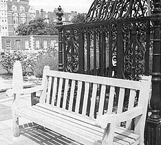 Memorial seat at Royal Hospital, Chelsea