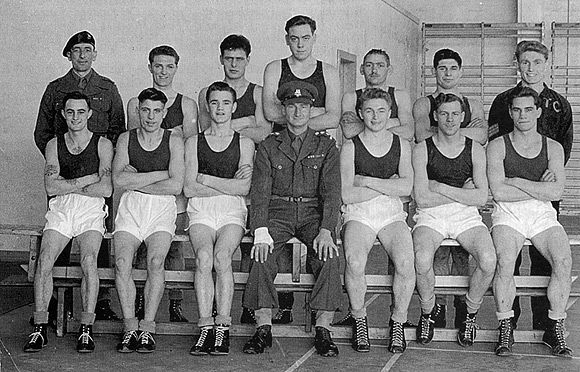 The 1st Bn Queen's Boxing Team 